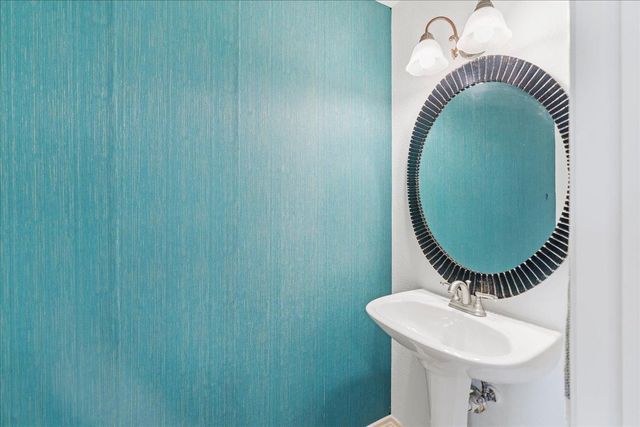 12205 Abbey Glen LN, Austin, TX 78753