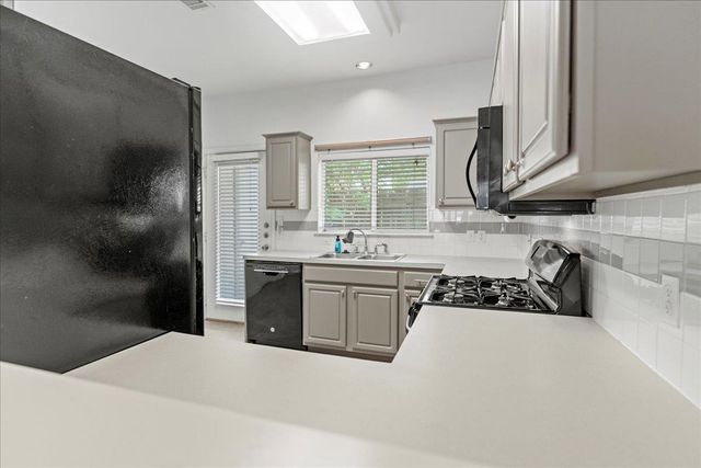 12205 Abbey Glen LN, Austin, TX 78753