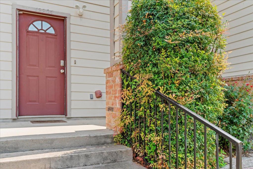 12205 Abbey Glen LN, Austin, TX 78753