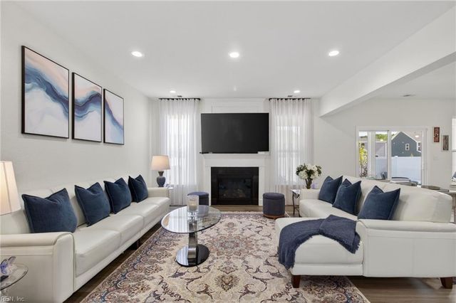 436 Stoney Mist WAY, Chesapeake, VA 23322