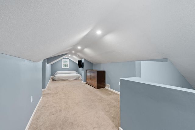 38982 2nd Avenue, North Branch, MN 55056