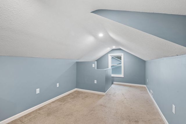 38982 2nd Avenue, North Branch, MN 55056