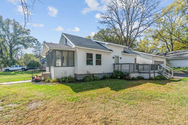 38982 2nd Avenue, North Branch, MN 55056
