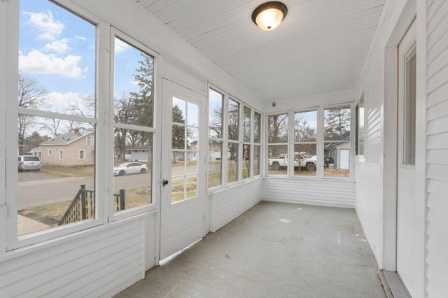 38982 2nd Avenue, North Branch, MN 55056