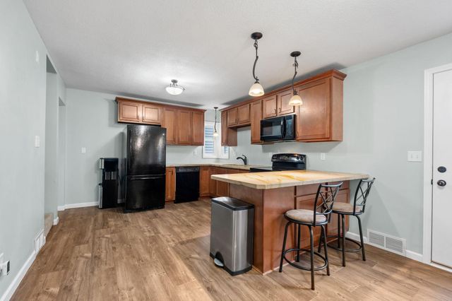 38982 2nd Avenue, North Branch, MN 55056