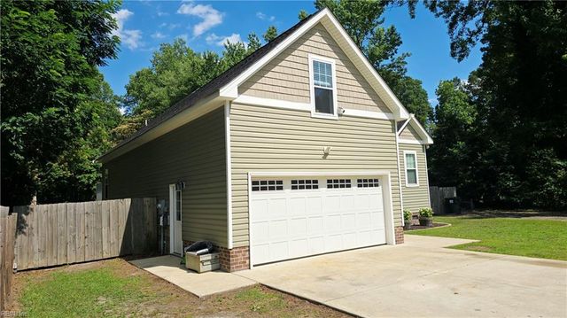 411 NW Backwoods RD, Moyock, NC 27958
