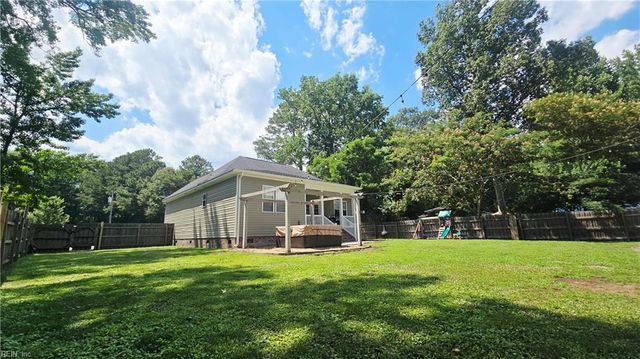 411 NW Backwoods RD, Moyock, NC 27958