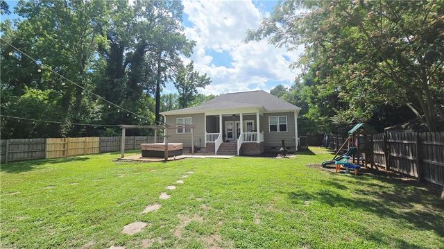 411 NW Backwoods RD, Moyock, NC 27958