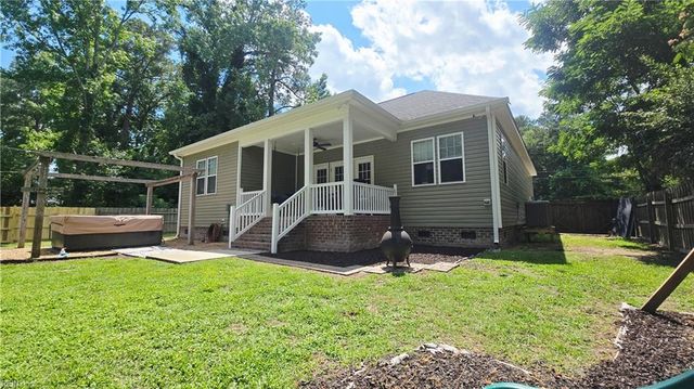 411 NW Backwoods RD, Moyock, NC 27958