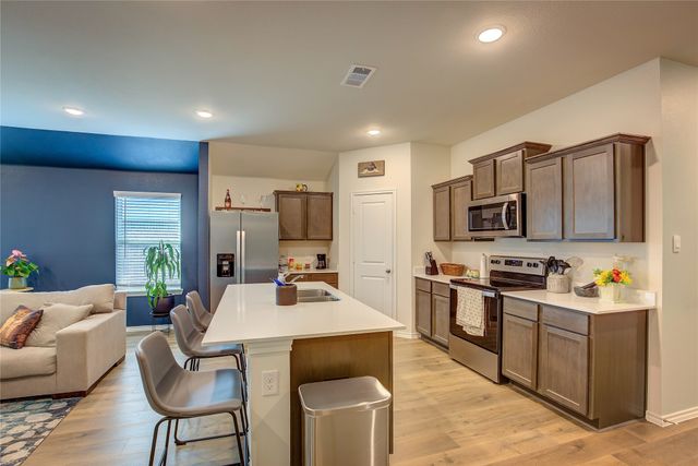 2320 Peregrine Way, Crandall, TX 75114