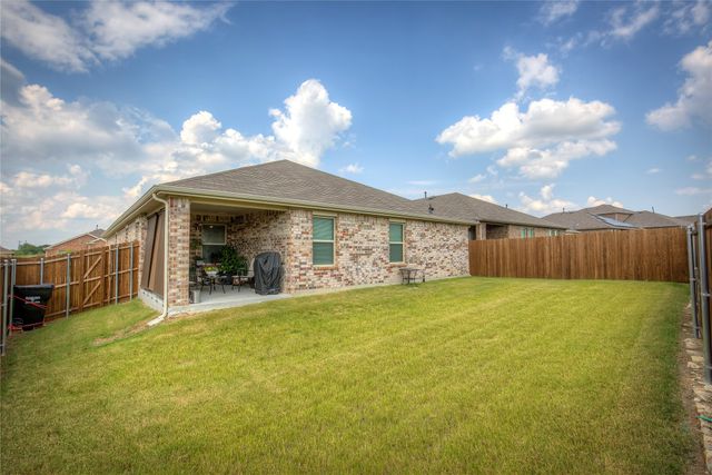 2320 Peregrine Way, Crandall, TX 75114