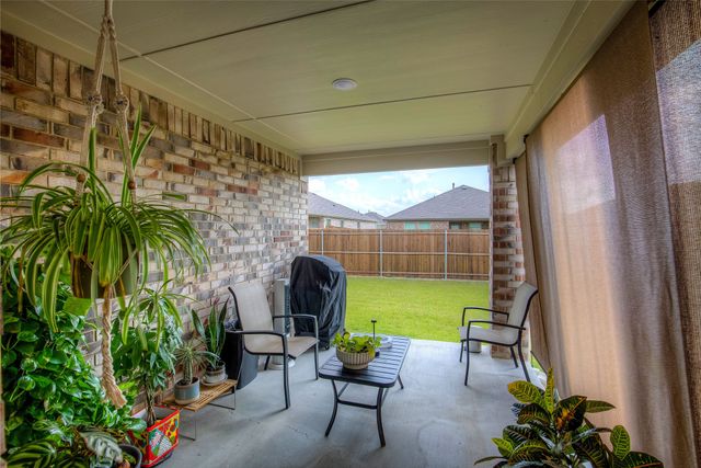 2320 Peregrine Way, Crandall, TX 75114