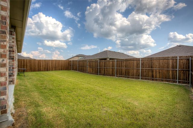 2320 Peregrine Way, Crandall, TX 75114