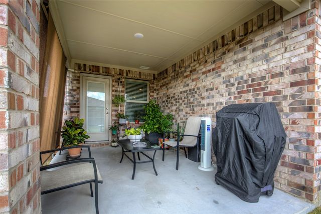 2320 Peregrine Way, Crandall, TX 75114