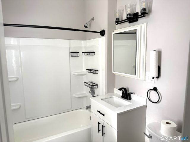 24 Cross Street 3rd Floor, New Britain, CT 06053