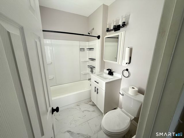 24 Cross Street 3rd Floor, New Britain, CT 06053