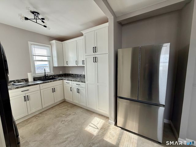 24 Cross Street 3rd Floor, New Britain, CT 06053