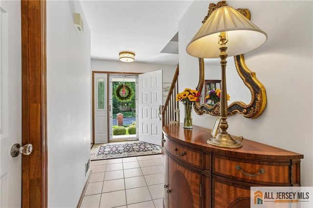 4 Van Loan Avenue, Sayreville, NJ 08872