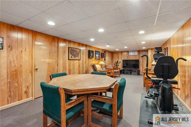 4 Van Loan Avenue, Sayreville, NJ 08872
