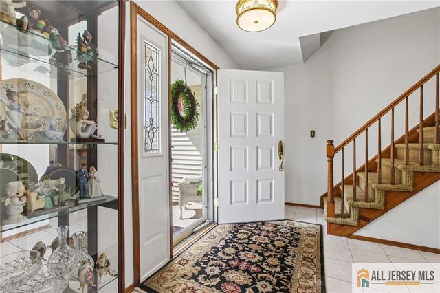 4 Van Loan Avenue, Sayreville, NJ 08872