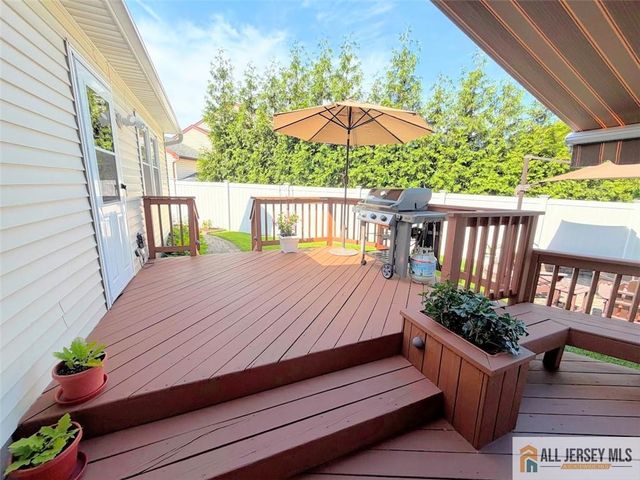 4 Van Loan Avenue, Sayreville, NJ 08872