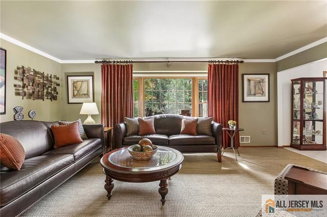 4 Van Loan Avenue, Sayreville, NJ 08872