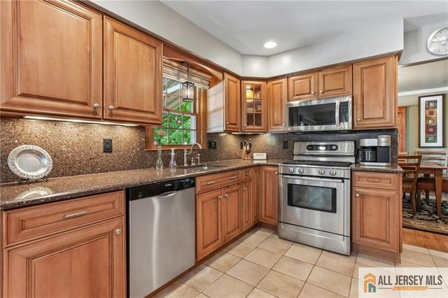 4 Van Loan Avenue, Sayreville, NJ 08872