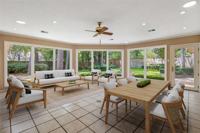 15211 Rainhollow Drive, Houston, TX 77070