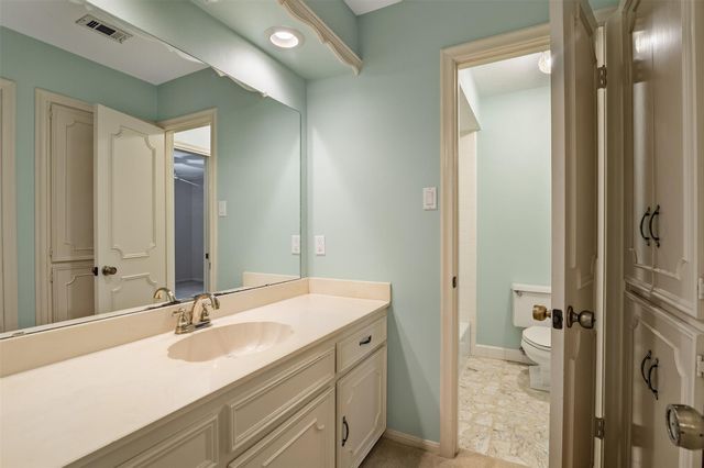 15211 Rainhollow Drive, Houston, TX 77070