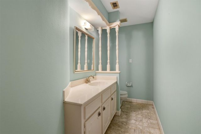 15211 Rainhollow Drive, Houston, TX 77070
