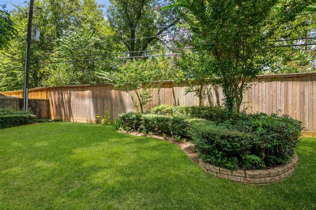 15211 Rainhollow Drive, Houston, TX 77070