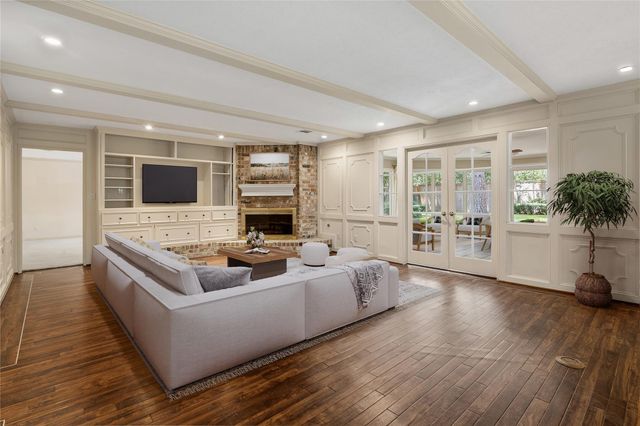 15211 Rainhollow Drive, Houston, TX 77070