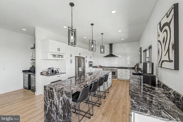 21 HART LN, Ventnor City, NJ 08406