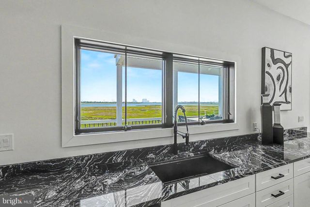 21 HART LN, Ventnor City, NJ 08406