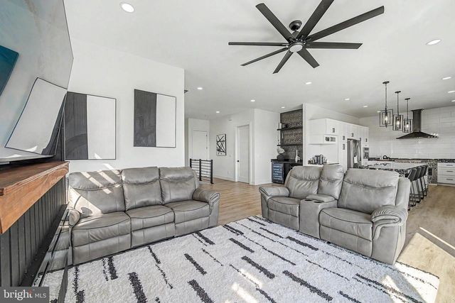 21 HART LN, Ventnor City, NJ 08406