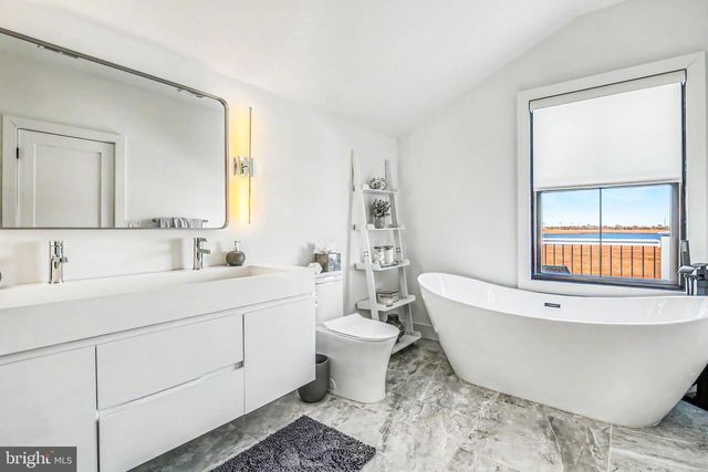 21 HART LN, Ventnor City, NJ 08406
