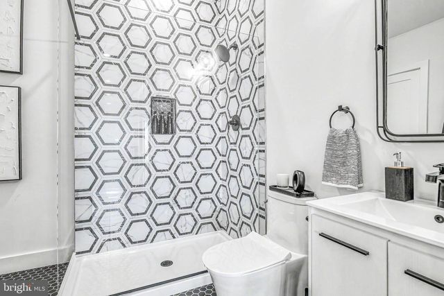 21 HART LN, Ventnor City, NJ 08406