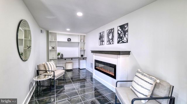 21 HART LN, Ventnor City, NJ 08406