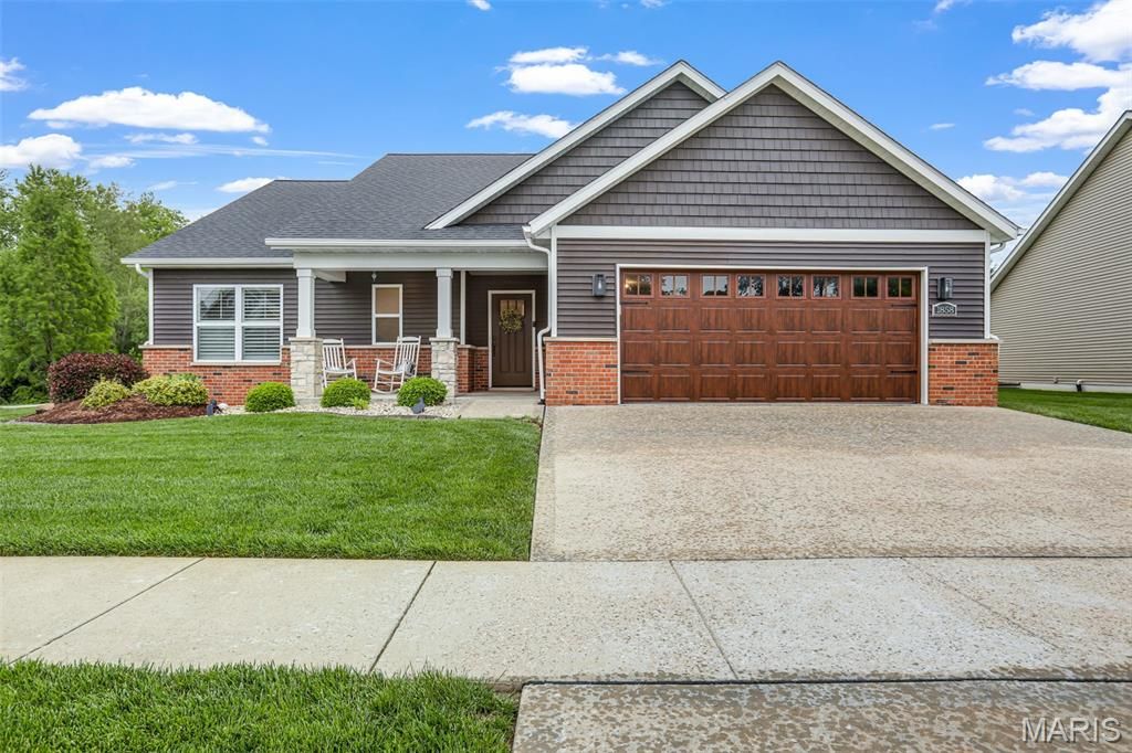 1858 Cloverdale Drive, Edwardsville, IL 62025