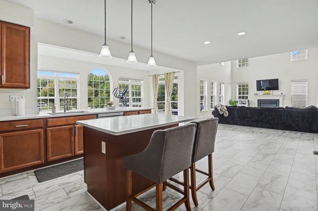301 E FURROW LN, Newark, DE 19702
