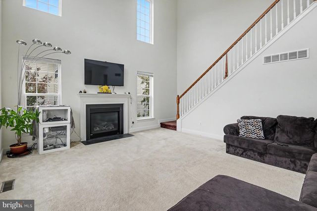 301 E FURROW LN, Newark, DE 19702