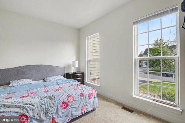 301 E FURROW LN, Newark, DE 19702