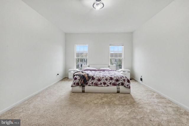301 E FURROW LN, Newark, DE 19702