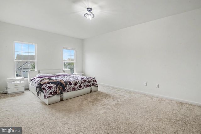 301 E FURROW LN, Newark, DE 19702