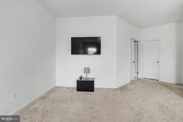 301 E FURROW LN, Newark, DE 19702