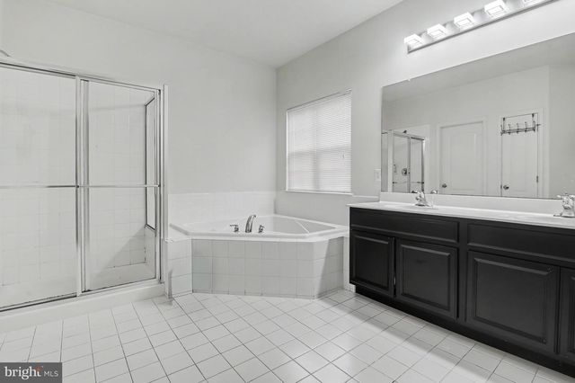 301 E FURROW LN, Newark, DE 19702