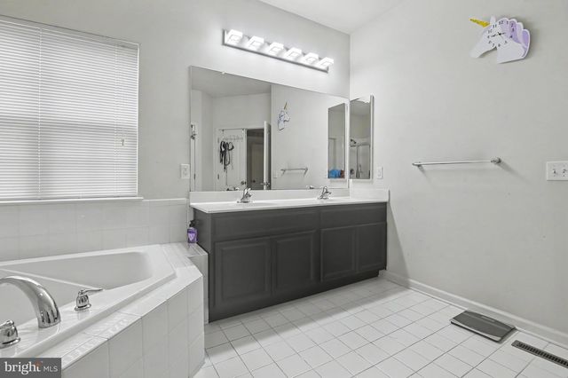 301 E FURROW LN, Newark, DE 19702