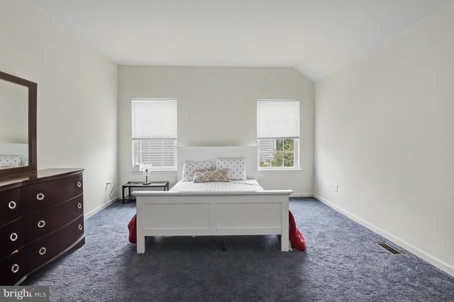 301 E FURROW LN, Newark, DE 19702
