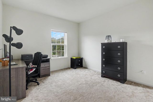 301 E FURROW LN, Newark, DE 19702
