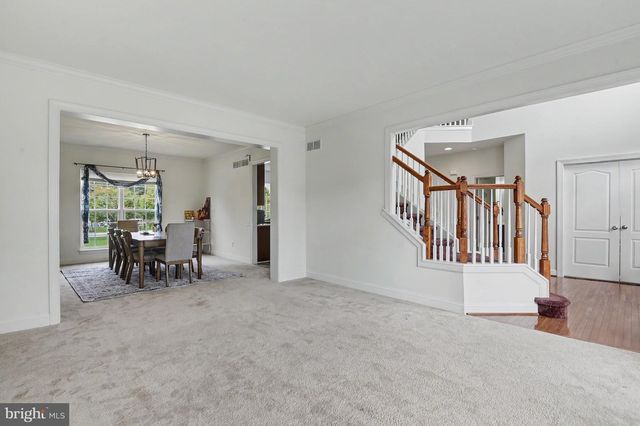 301 E FURROW LN, Newark, DE 19702